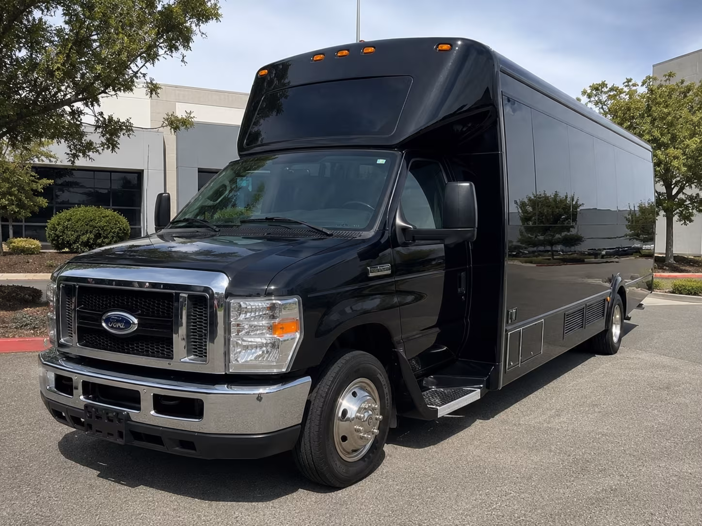 hawthorne bus rentals